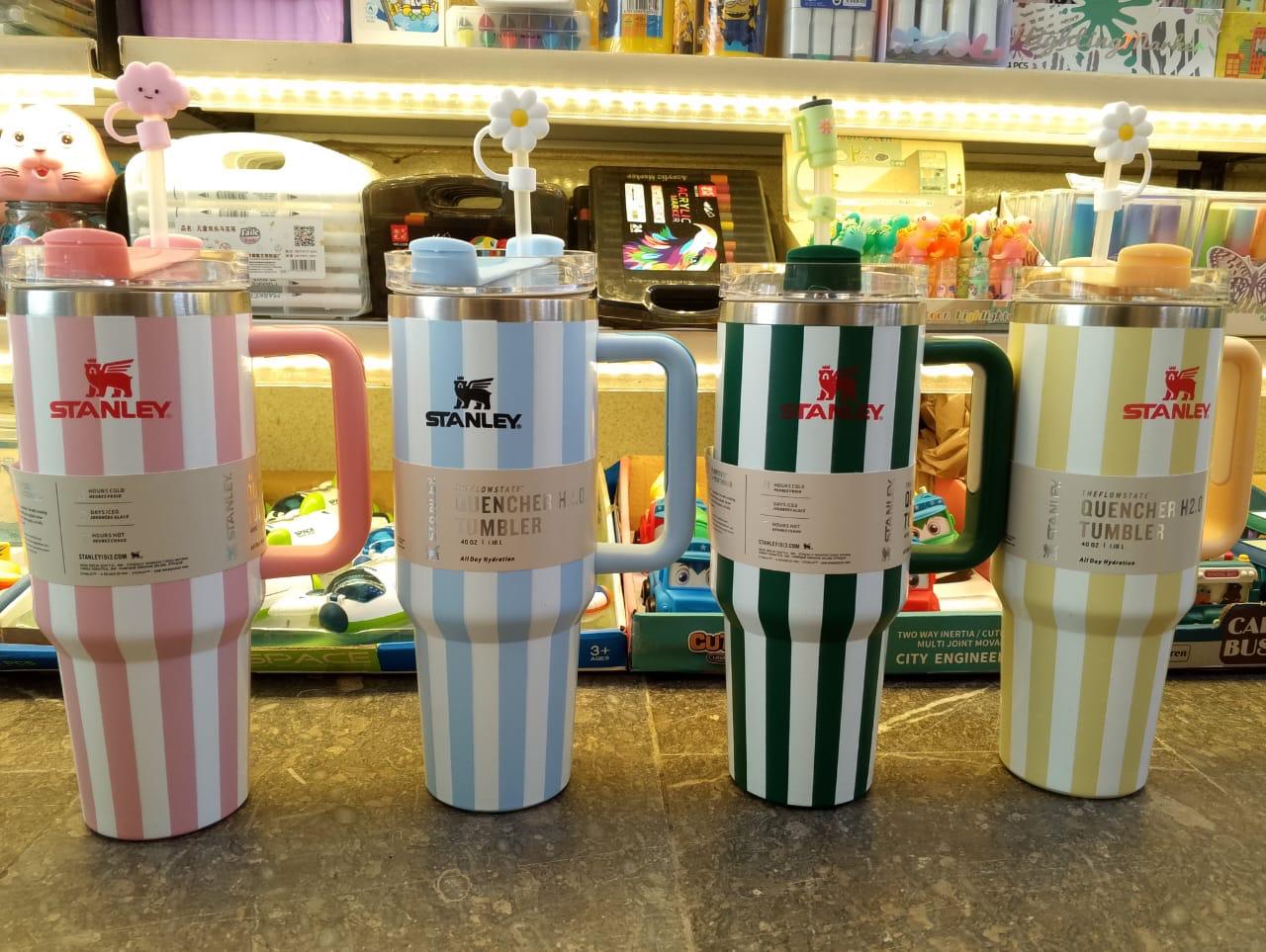 GREEN STANLEY THE QUENCHER H2.0 FLOWSTATE TUMBLER- 40 OZ BUTTER CABANA GLOSS